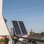 Balkonkraftwerk mit Speicher 2026: Mehr Solarstrom selbst nutzen und Kosten senken